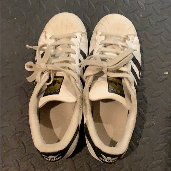 Adidas Superstars - Picture 2 of 4
